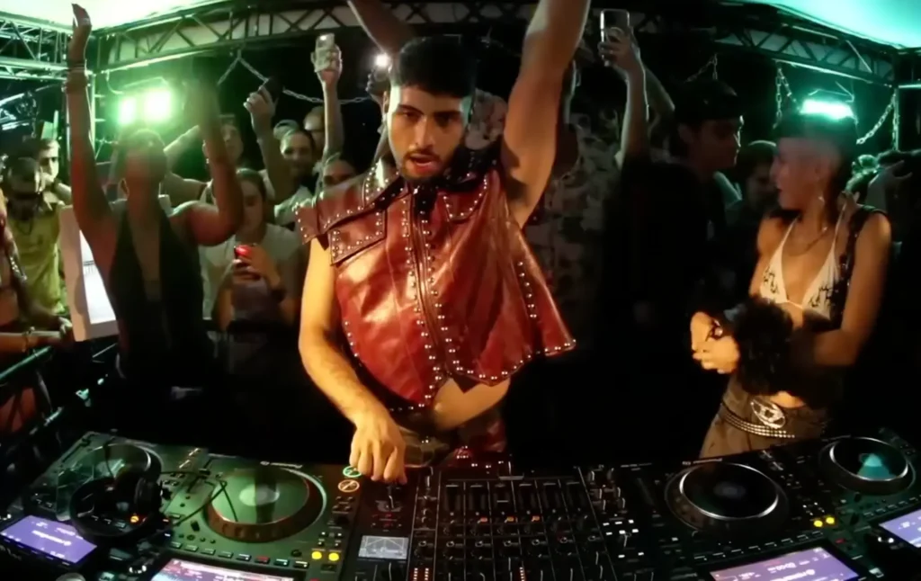 Techwear DJ en HÖR Berlín